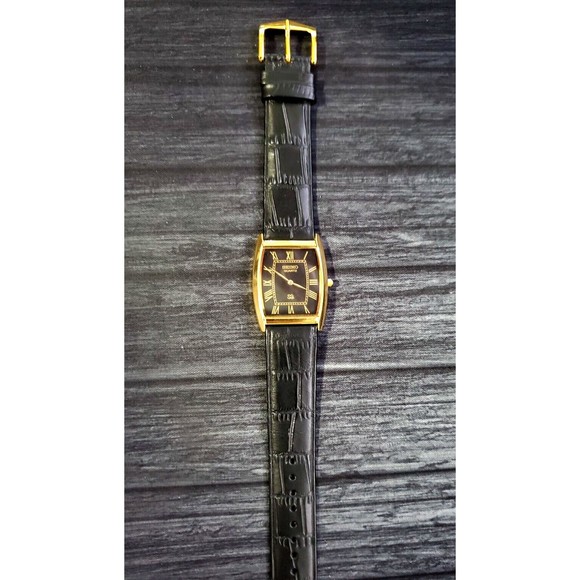 RARE Vintage Seiko New Old Stock Men's Classic Tank Barrel Gold Black Watch * - Picture 5 of 7